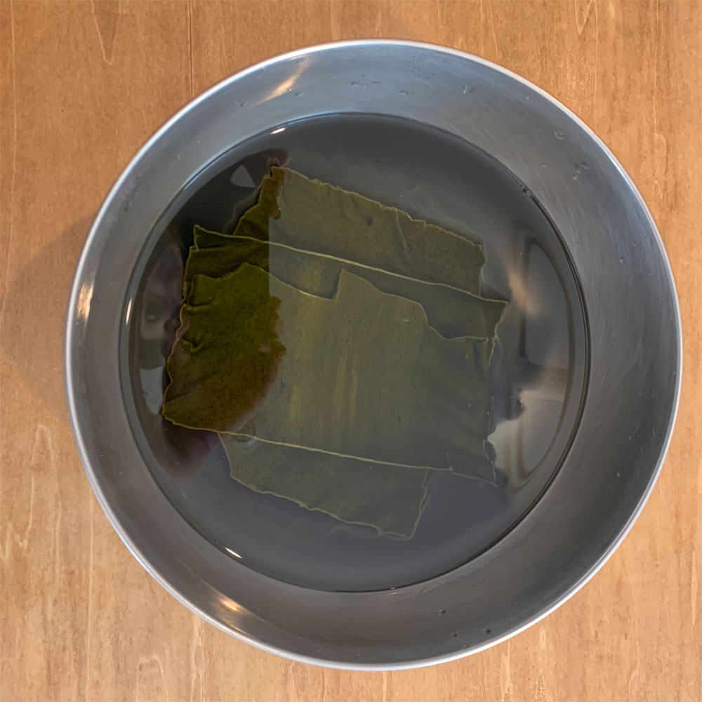 Dashi<br> ( Basic Japanese soup stock )